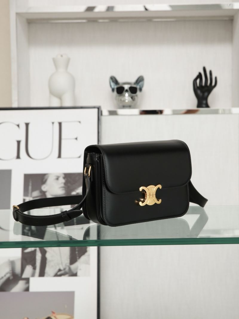 Ce1i*e triomphe bags